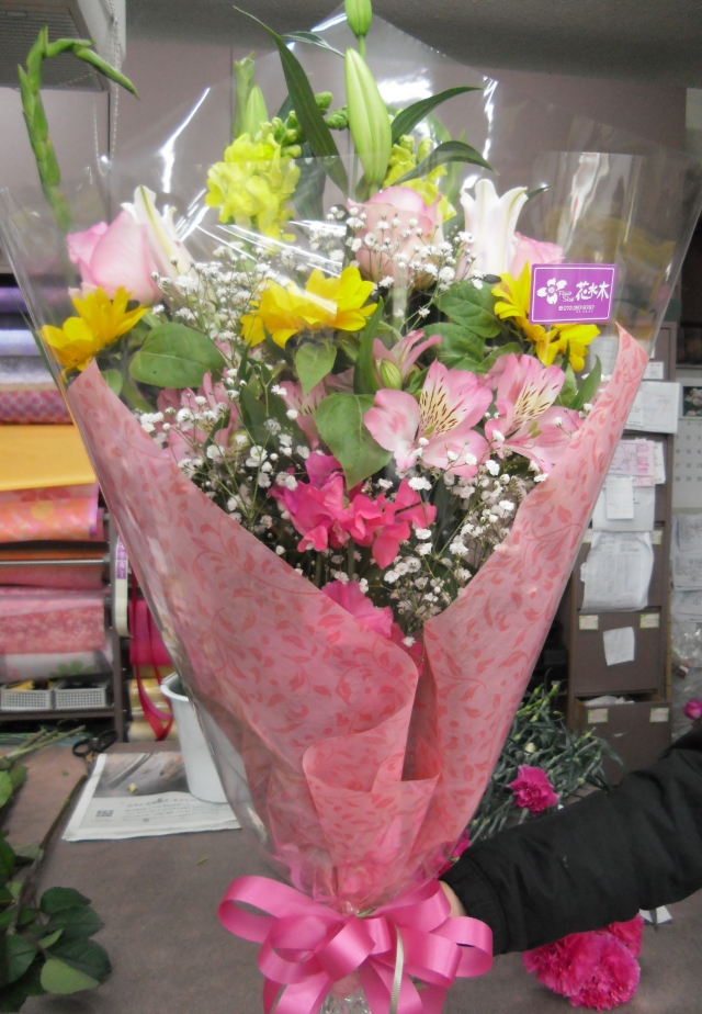 大阪府堺市東区にあるお花屋さん フラワーショップ花水木 花束
