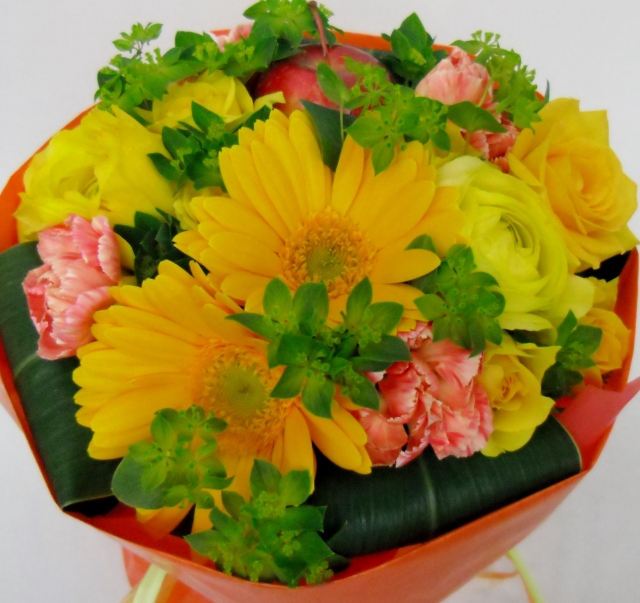 大阪府堺市東区にあるお花屋さん フラワーショップ花水木 花束